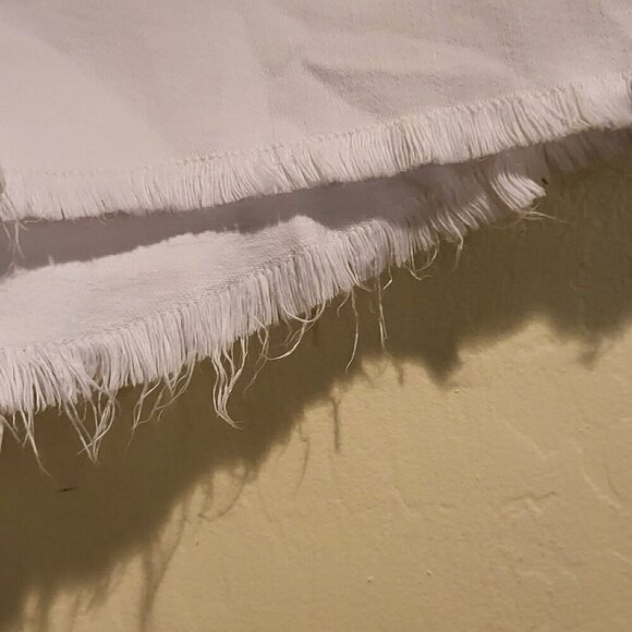 7 for all mankind  White Denim cut-offs with fringed hem Size 29 and Size 30 NWT - Picture 5 of 12